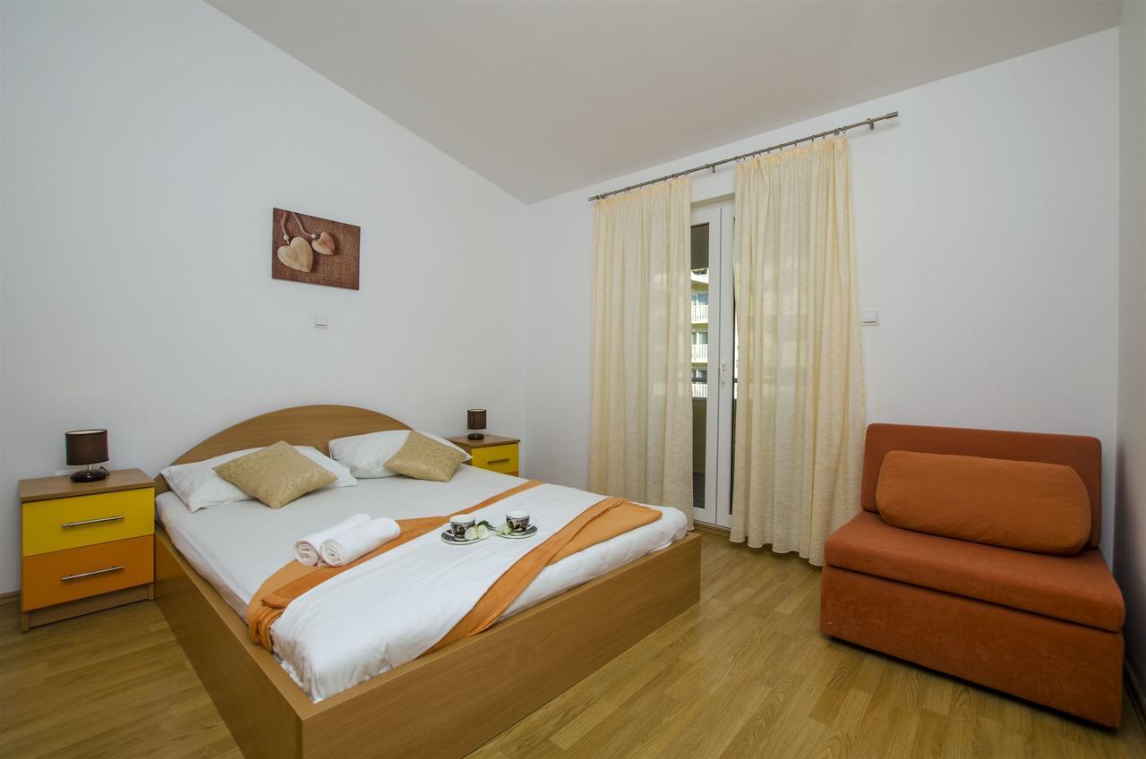 Apartments Srecko Duce Exterior photo