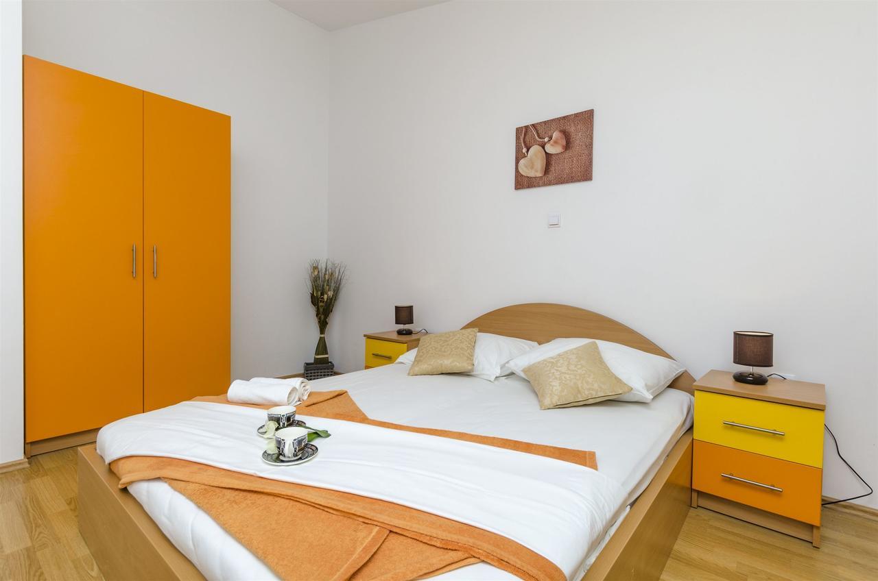 Apartments Srecko Duce Exterior photo